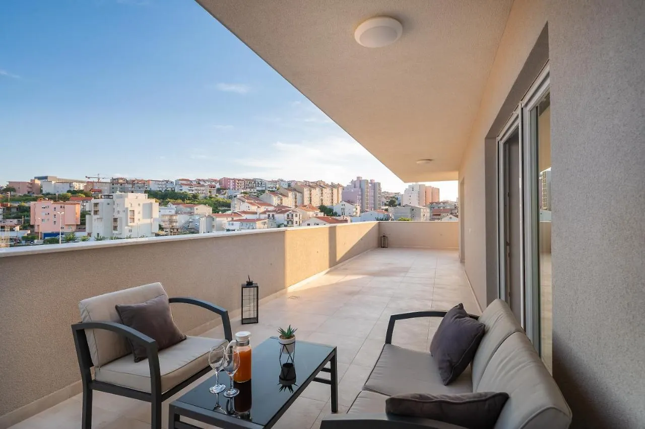 Apartment New Luxury 3-Bedroom Penthouse With Huge Terrace Split
