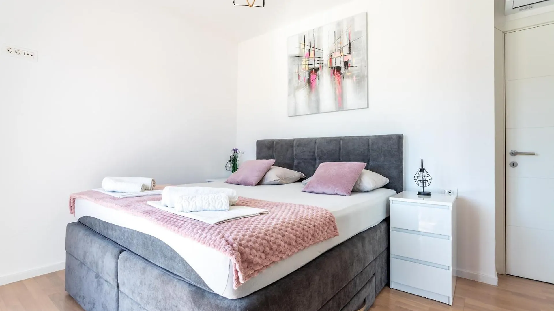 Apartment New Luxury 3-Bedroom Penthouse With Huge Terrace Split Croatia