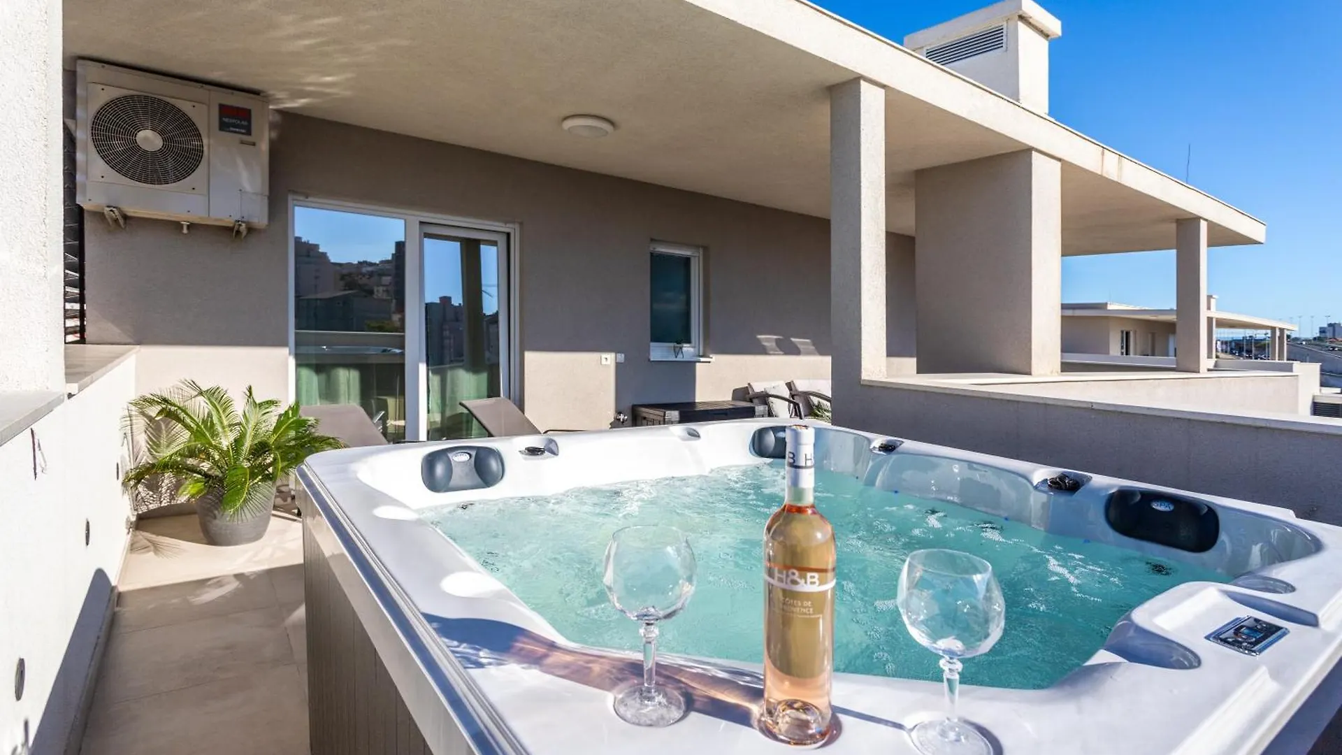 Apartment New Luxury 3-Bedroom Penthouse With Huge Terrace Split