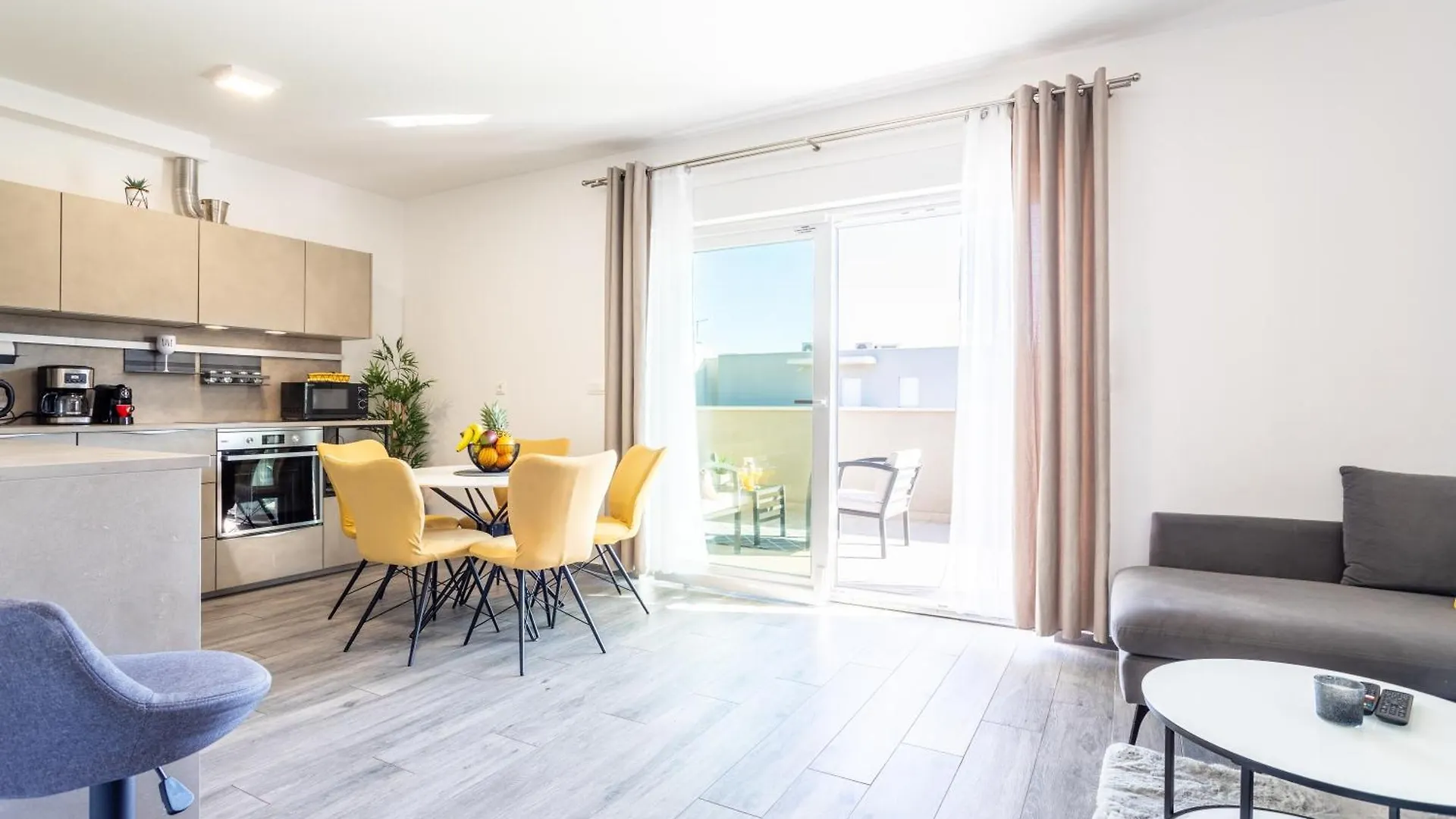Apartment New Luxury 3-Bedroom Penthouse With Huge Terrace Split