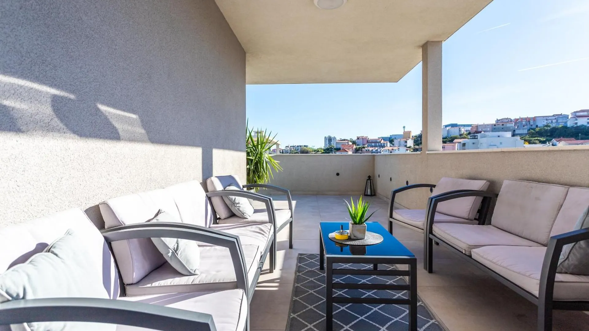 Apartment New Luxury 3-Bedroom Penthouse With Huge Terrace Split
