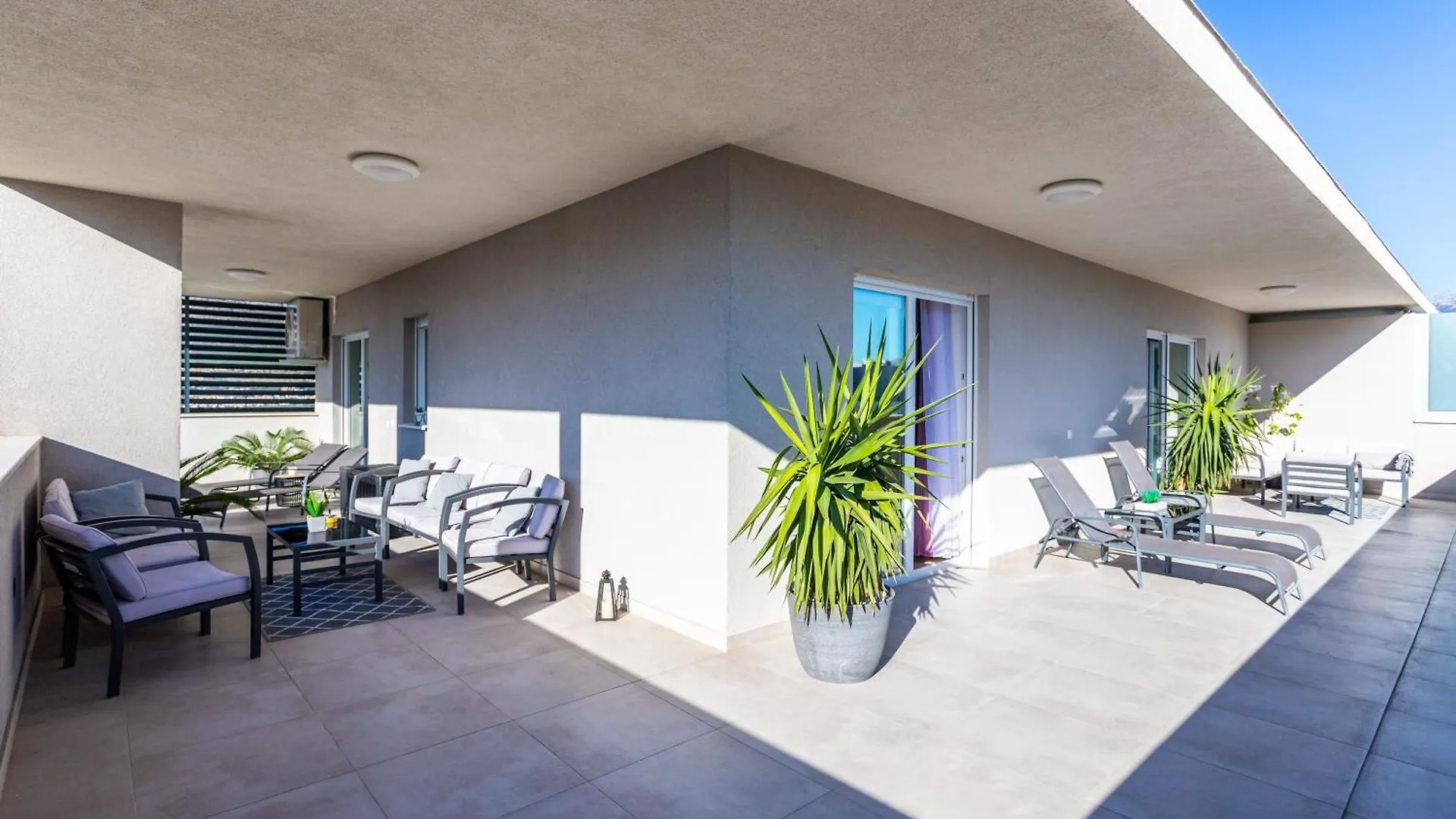Apartment New Luxury 3-Bedroom Penthouse With Huge Terrace Split Croatia