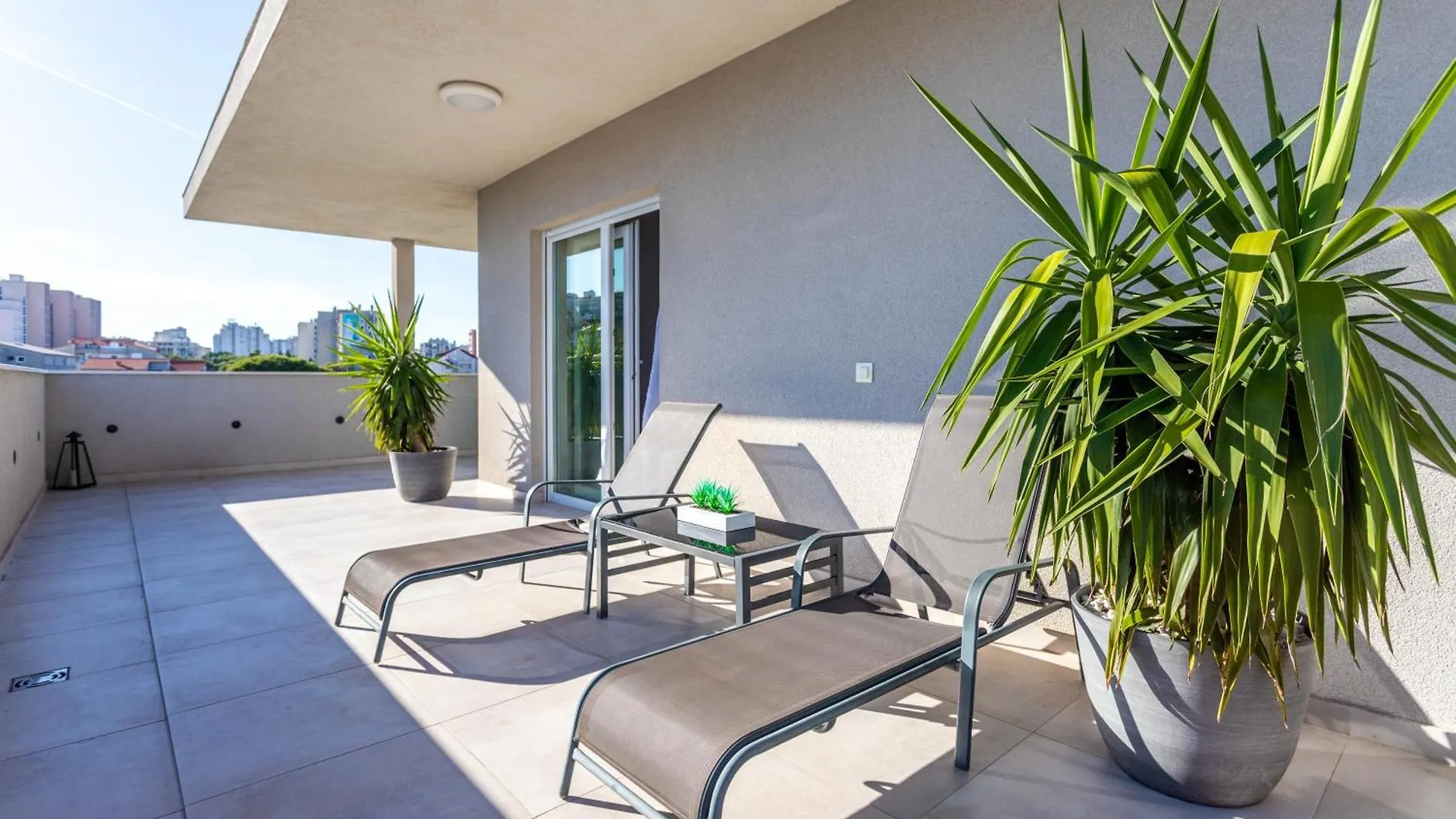 New Luxury 3-Bedroom Penthouse With Huge Terrace Split Apartment