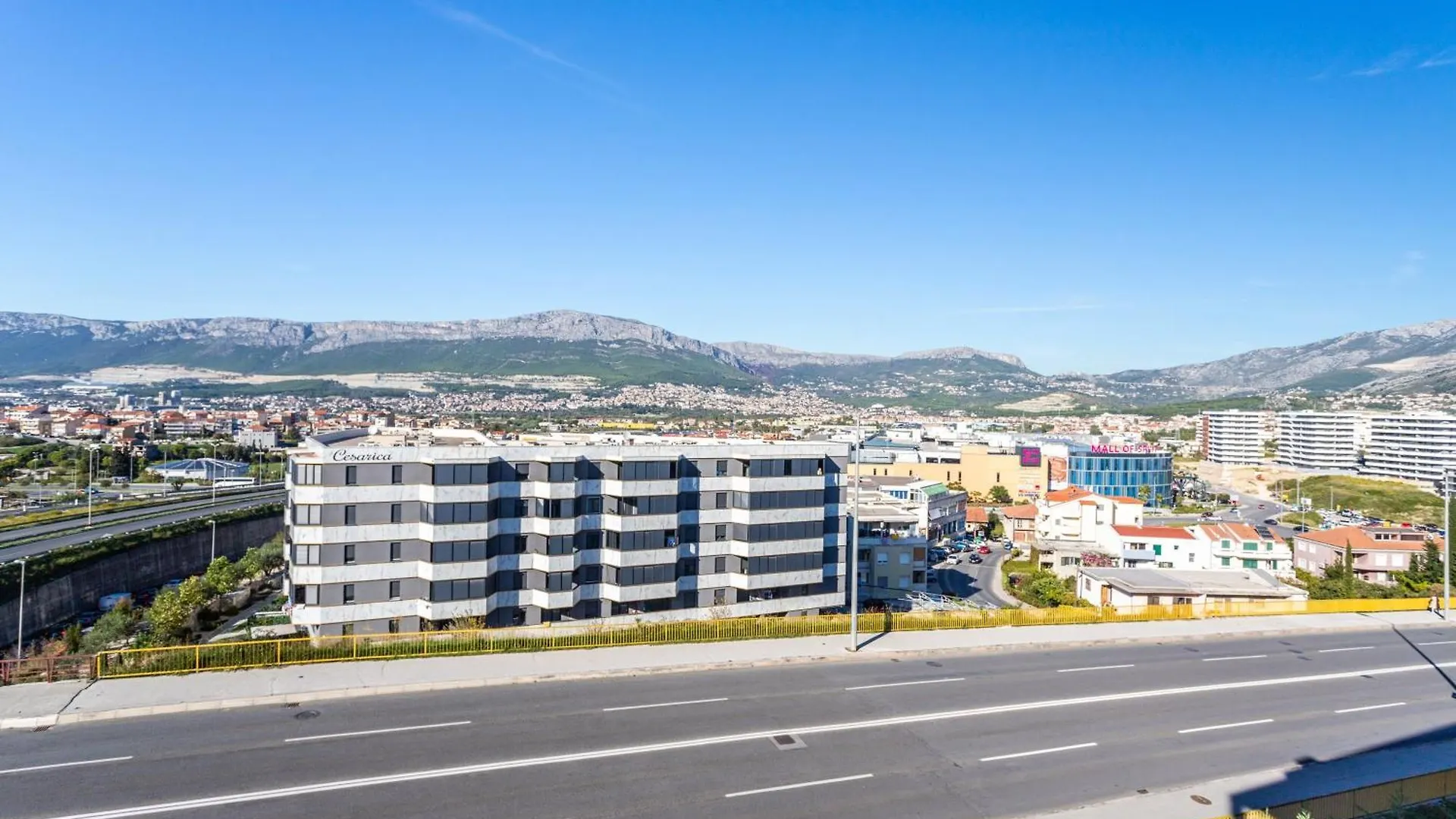 New Luxury 3-Bedroom Penthouse With Huge Terrace Split
